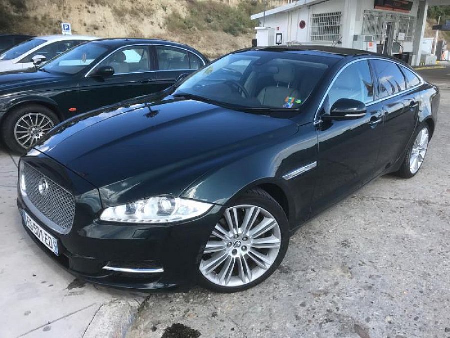  JAGUAR  XJ  3 0 D Portfolio berline Vert  fonc  occasion 13 