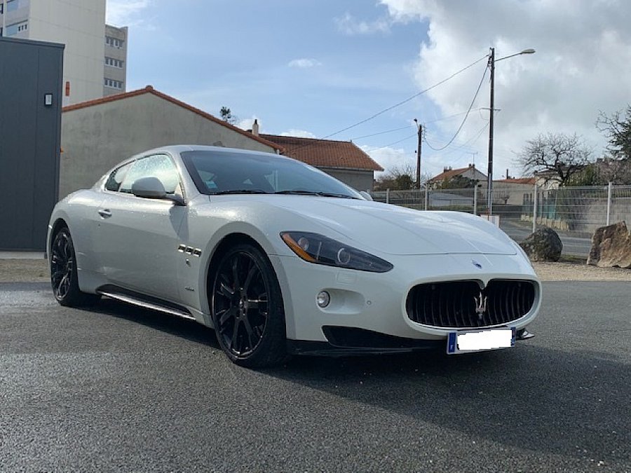 MASERATI GRANTURISMO S 4.7L V8 440ch S bvr coupé Blanc