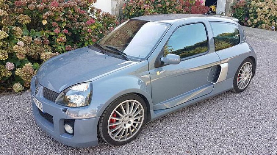 Renault clio rs v6